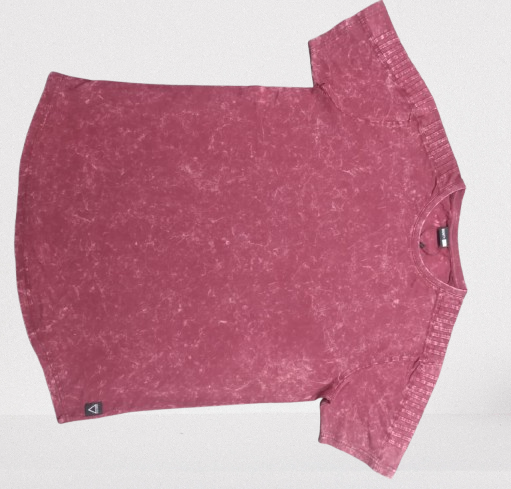 CREW NECK PIN-TUCKING SLEEVE T-SHIRT